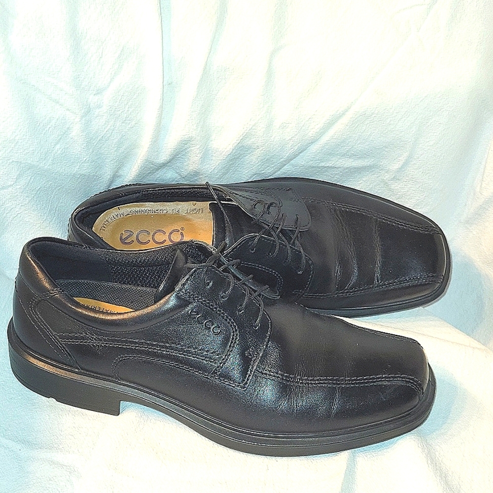 Ecco New Jersey Men's Black Leather Bicycle Toe Shoes. Gem